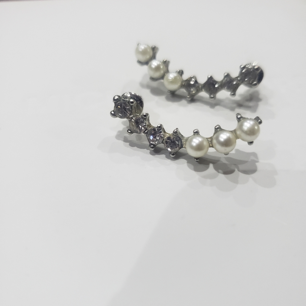 Earings - Picture 2 of 4